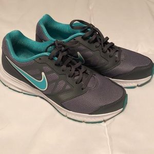 Nike downshifter 6 running shoes size 8.5
